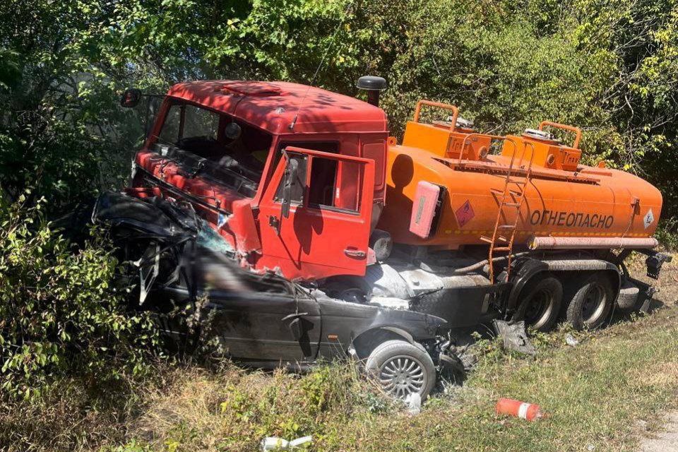    2 человека погибли в страшном ДТП в Воронежской области взято из телеграм-канала ГУ МВД России по Воронежской области