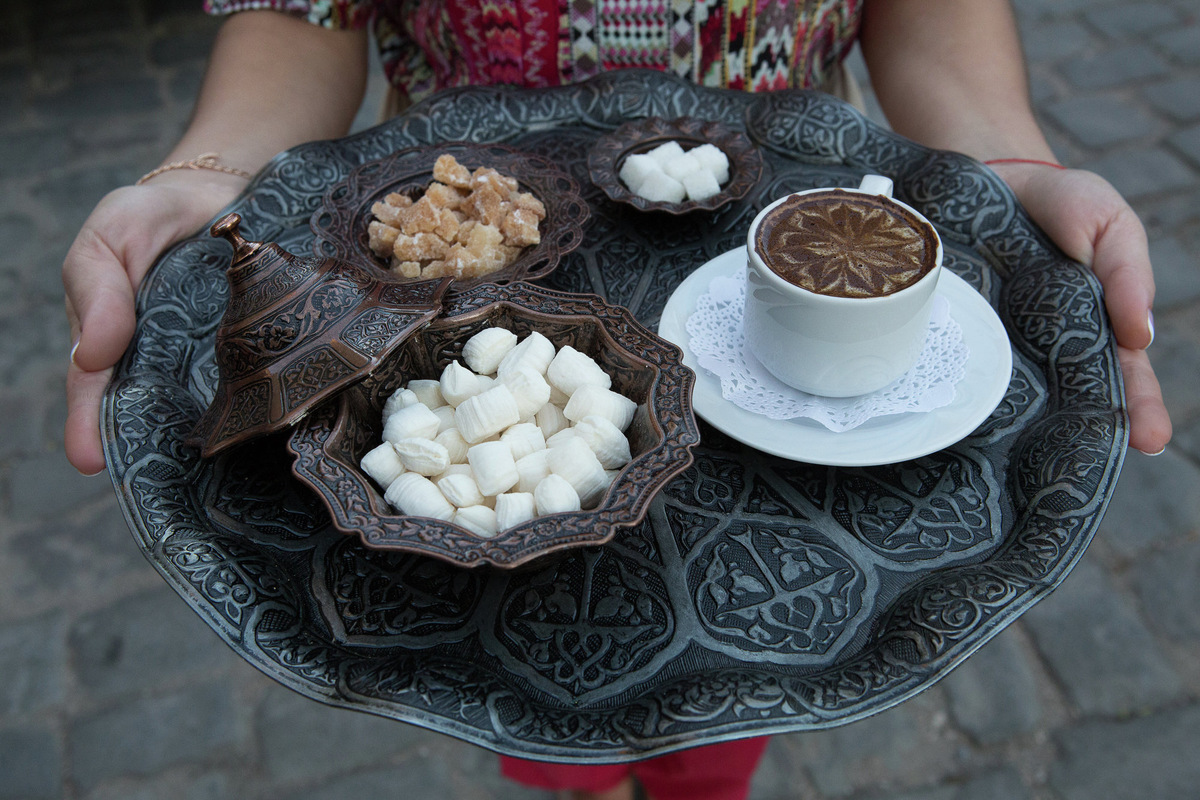 Кофе и восточные сладости // Фото: Федеральный проект «Гастрономическая карта России»