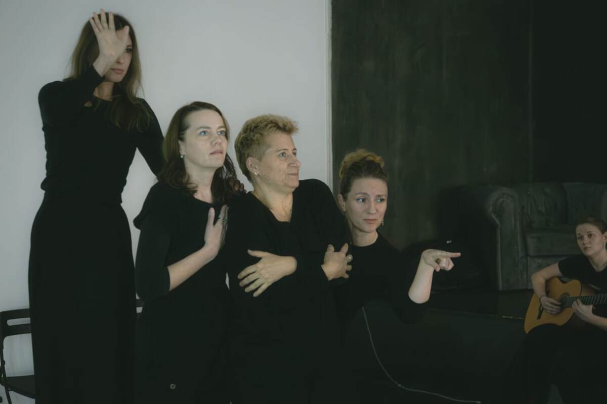 Фото  с перфоманса #Без10семь