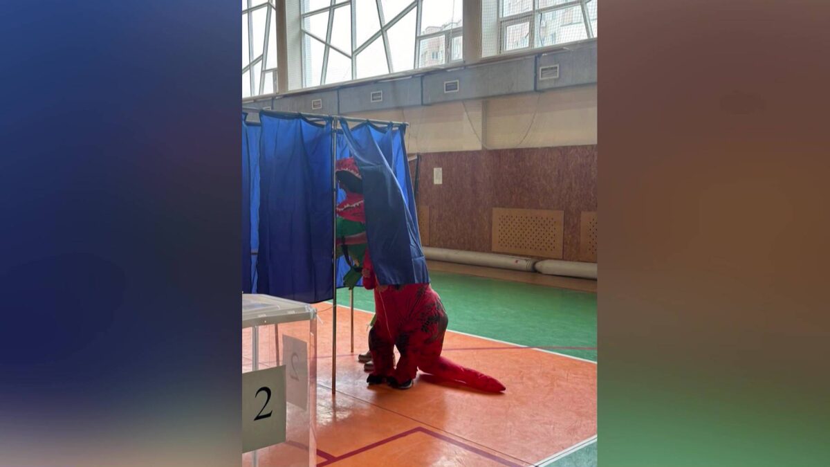    Избиратели в костюмах "викингов" и "тиранозавра": как прошел первый день выборов Главы Башкирии?