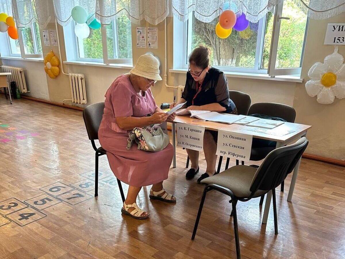    Голосование на выборах в заксобрание Севастополя© Фото : Севастопольская городская Избирательная комиссия