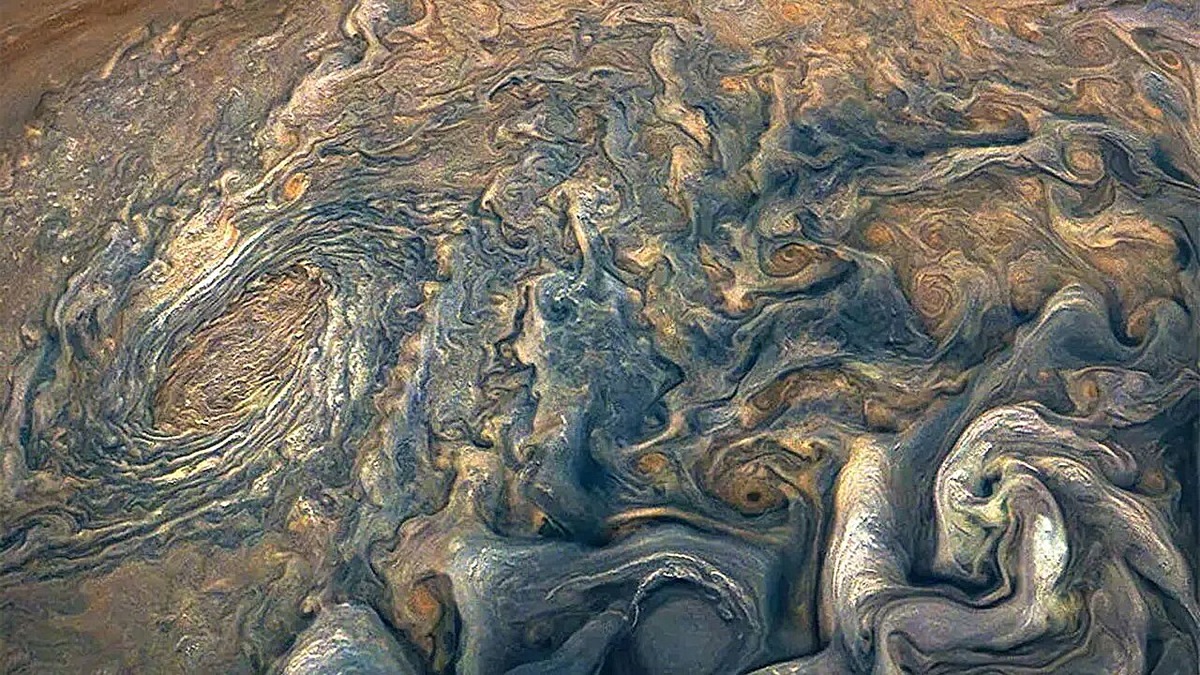 Облака Юпитера.    
 Источник: Gerald Eichstädt and Sean Dora, NASA / JPL-Caltech / SwRI / MSSS  📷
