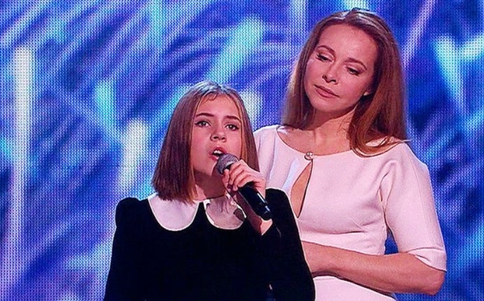на фото Екатерина Гусева и ее дочь Анна