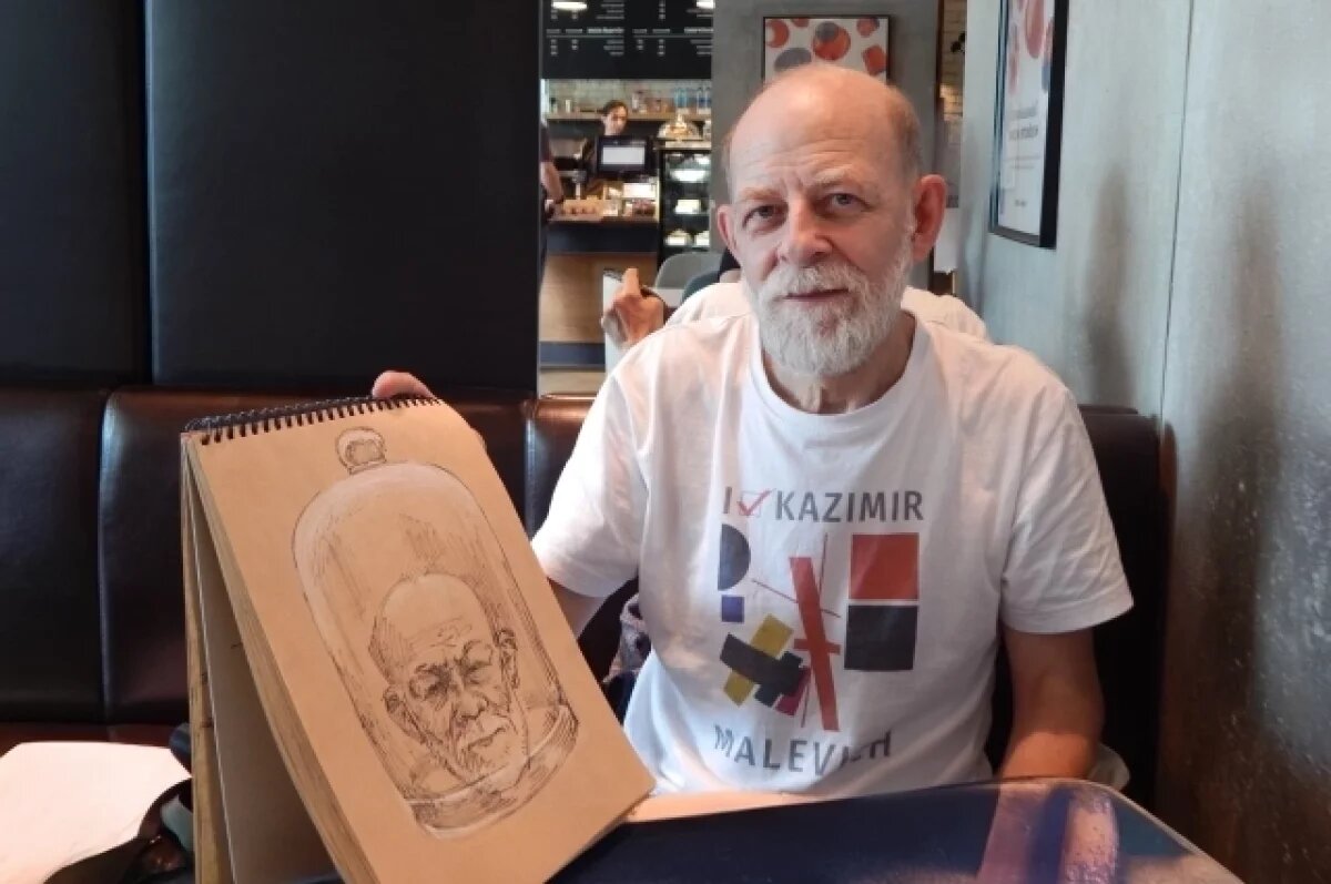    Художник Алексей Рыжков долго искал свой стиль, а в последнее время увлёкся быстрым рисованием. В этой технике он сделал автопортрет.