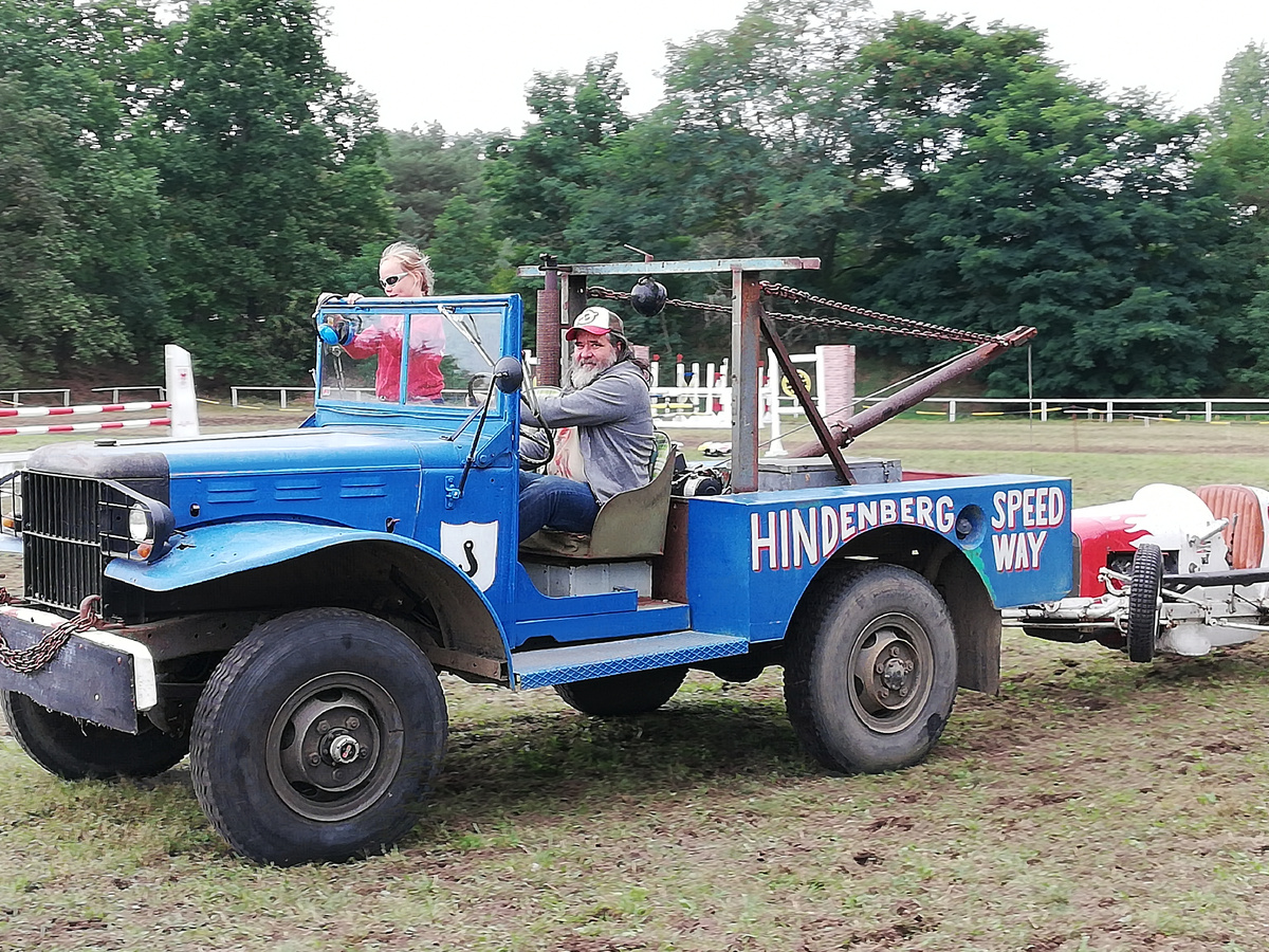 Тягач - эвакуатор на базе Dodge WC-51