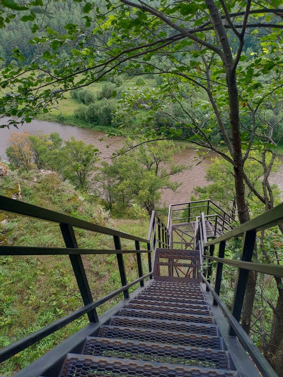 Экотропа: спуск к пещере Большая Усть-Катавская