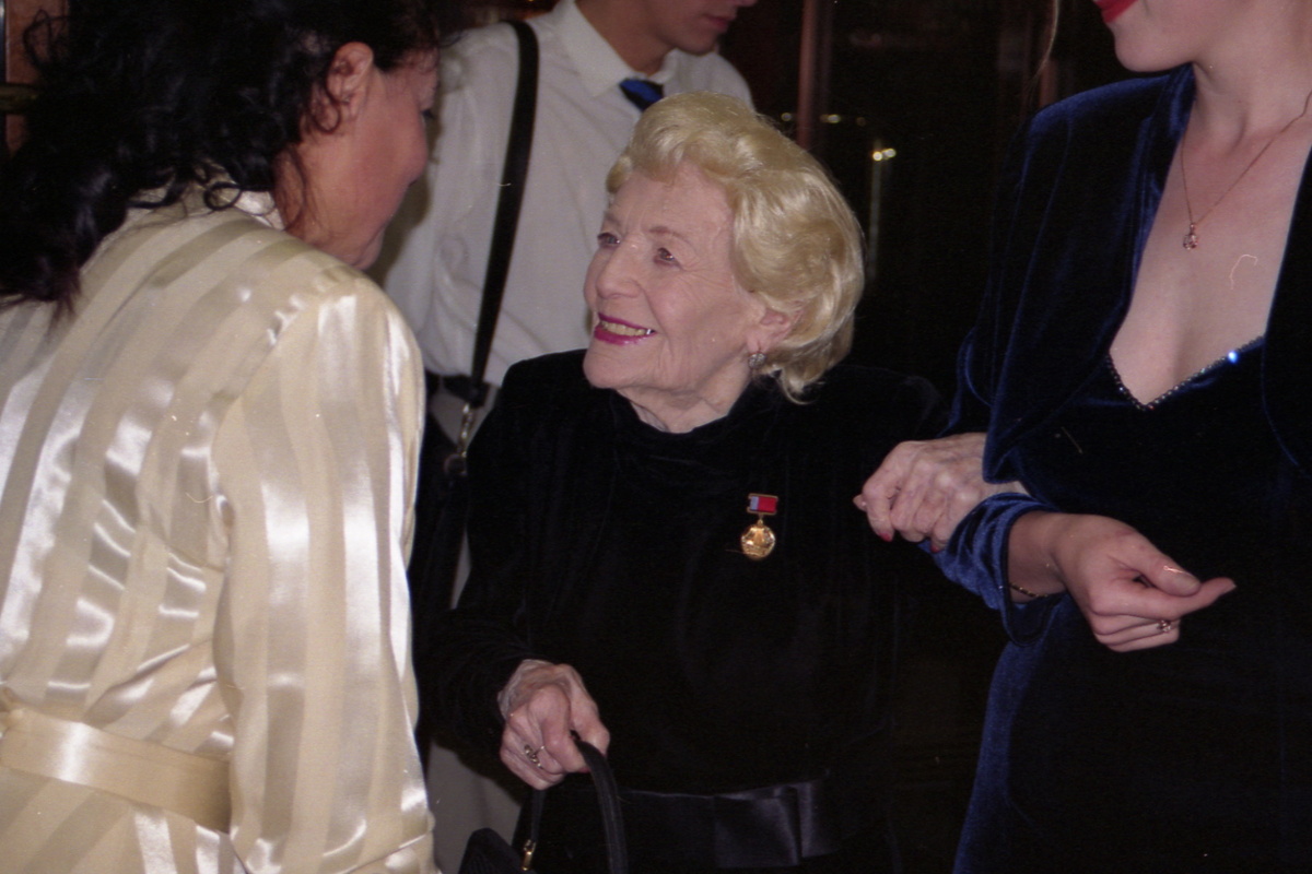изабелла Юрьева на вечере в честь своего 100-летия. Фото Валерия Туголукова.