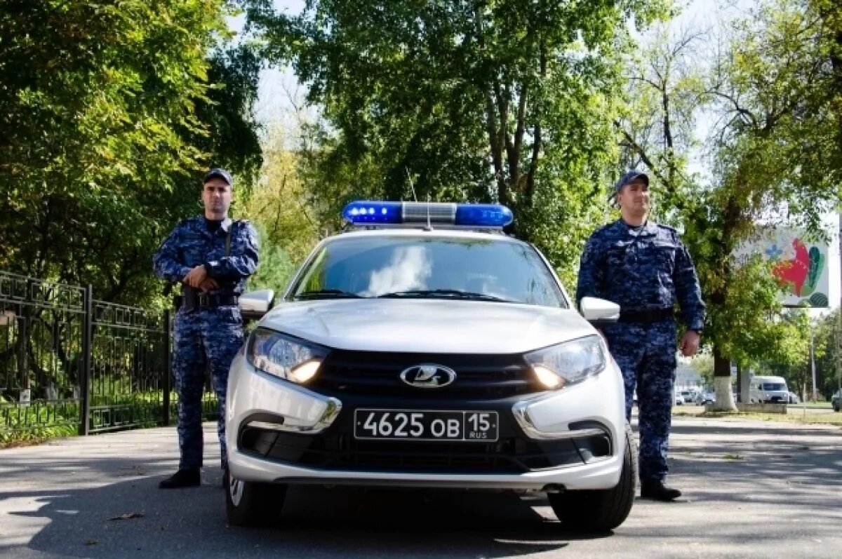    В Пензе росгвардейцы проверяют места проведения выборов
