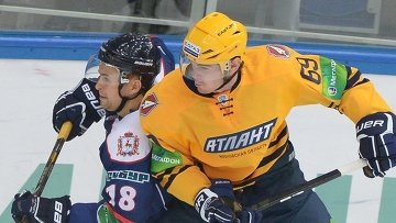 Павел Копытин в КХЛ в свитере "Атланта" (Мытищи)