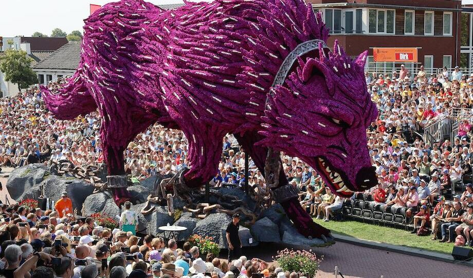 14 фото с самого шикарного фестиваля цветов, который прошел в Нидерландах