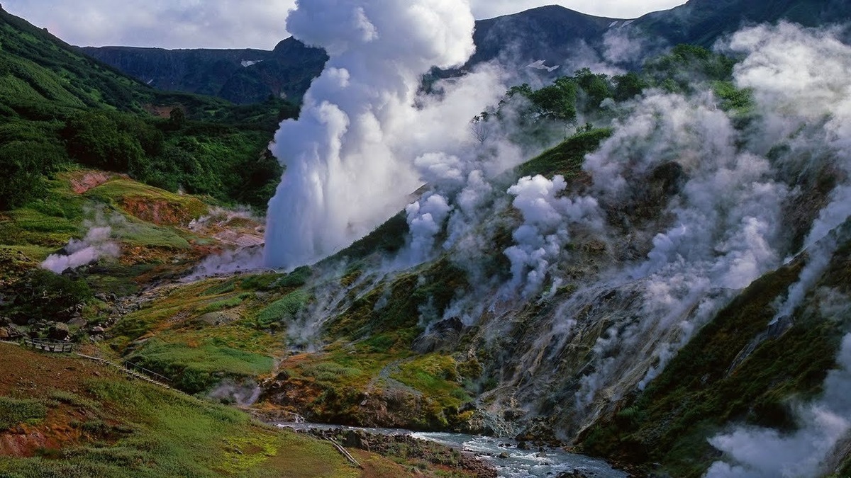 Извержение гейзера "Великан"