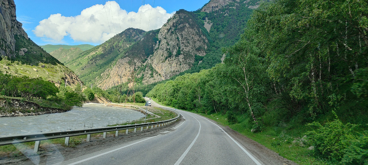 Красивая дорога Кабардино-Балкарии