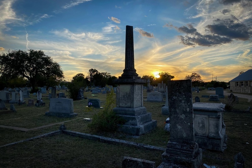 "Кладбище домашних животных", кадр из фильма. Картинку нашла в интернете.