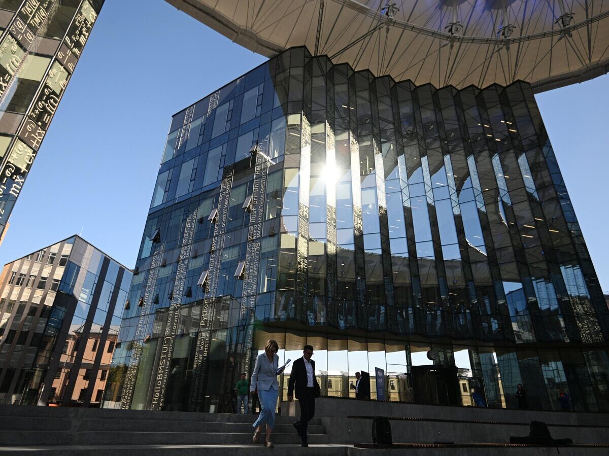    Новый корпус Московского государственного технического университета имени Н. Э. Баумана© РИА Новости / Рамиль Ситдиков