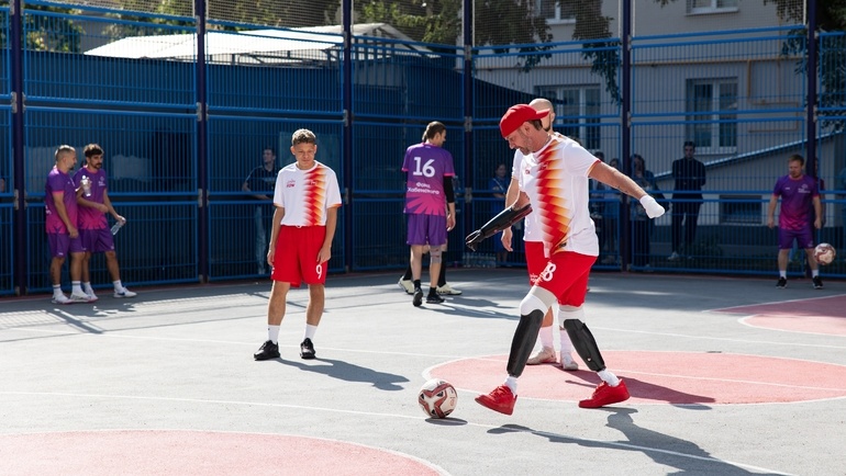    Роман Костомаров.Алексей Кикинов