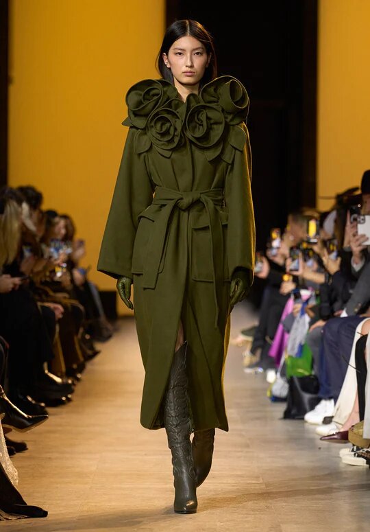 Elie Saab Коллекция Ready-to-Wear Fall/Winter 2024-2025 «Мелодии Грейсленда»