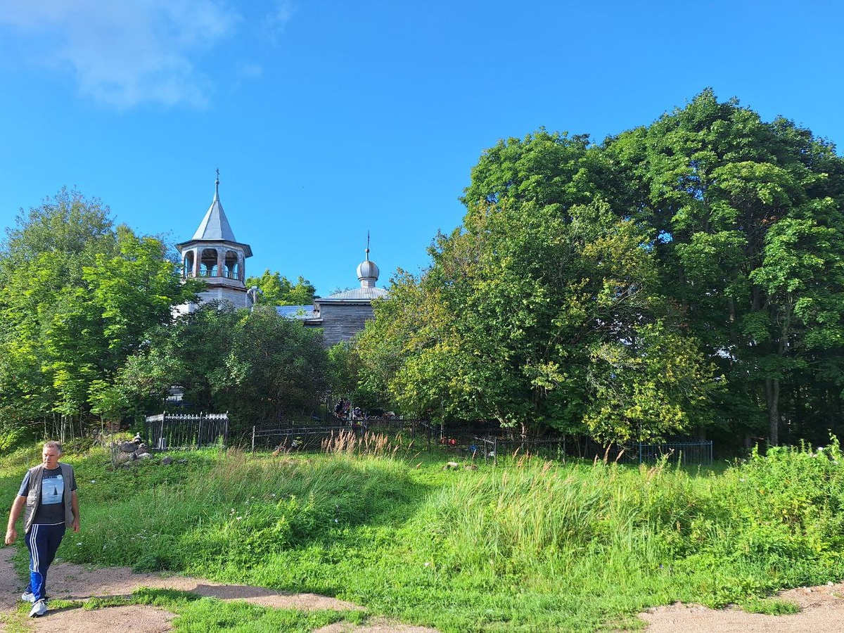 Церковь св. Николая. Вид на храм с юга
