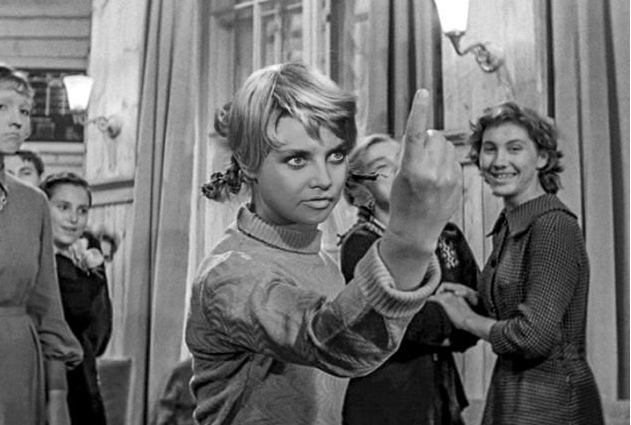 Почему Кустинская не сыграла Тосю в «Девчатах». И кто мог сыграть жену Ксан Ксаныча, Анфису и Илью в культовой комедии