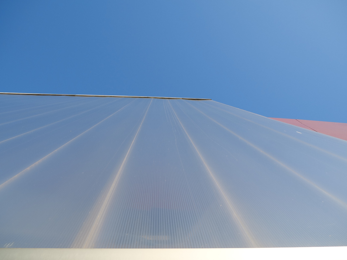 "Невидимая" архитектура Рема Колхаса. Можно полистать, там несколько фотографий с разных ракурсов. Хотя здание в этот раз и не было целью моей прогулки. 