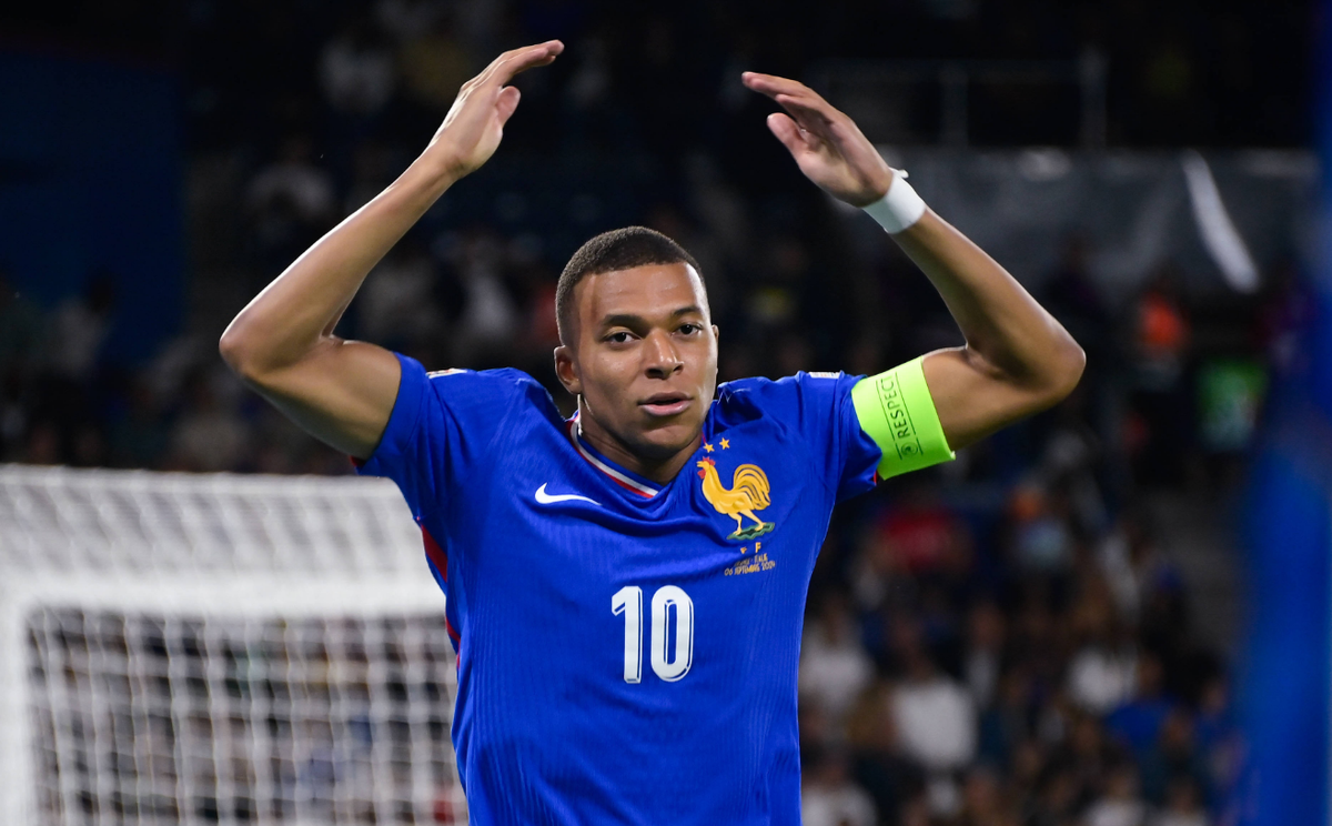 Килиан Мбаппе и сборная Франции провалили старт Лиги наций-2024/25. Фото: globallookpress