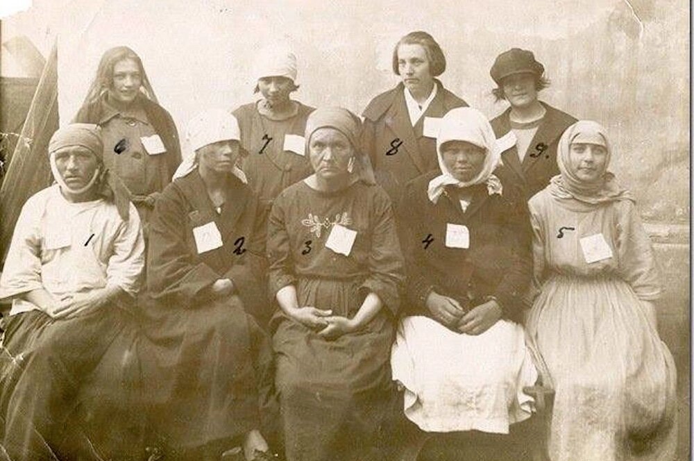    "Безбилетные проститутки", задержанные на Нижегородской ярмарке. Фото: Public Domain/ Максим Дмитриев
