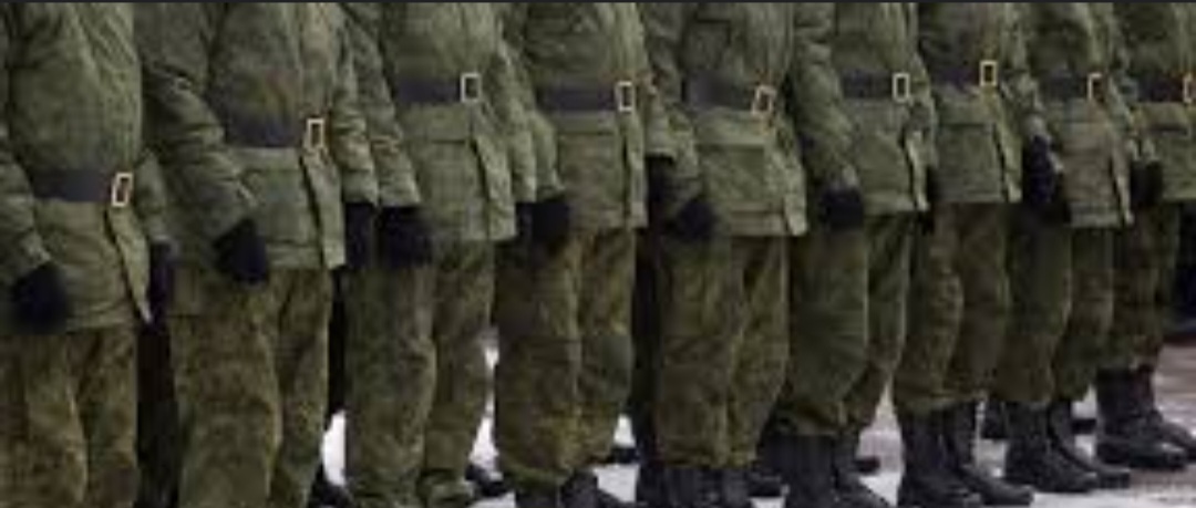 Именно так придётся стоять каждый раз при построении, разводе, караула и т.д xD