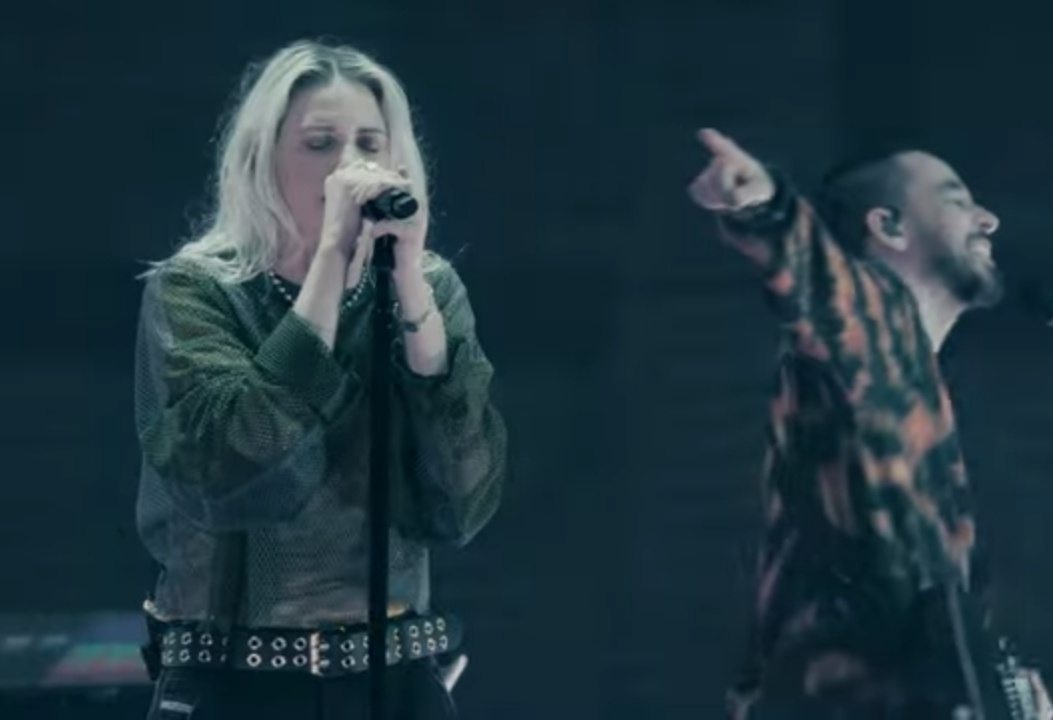 "На вокале теперь она"