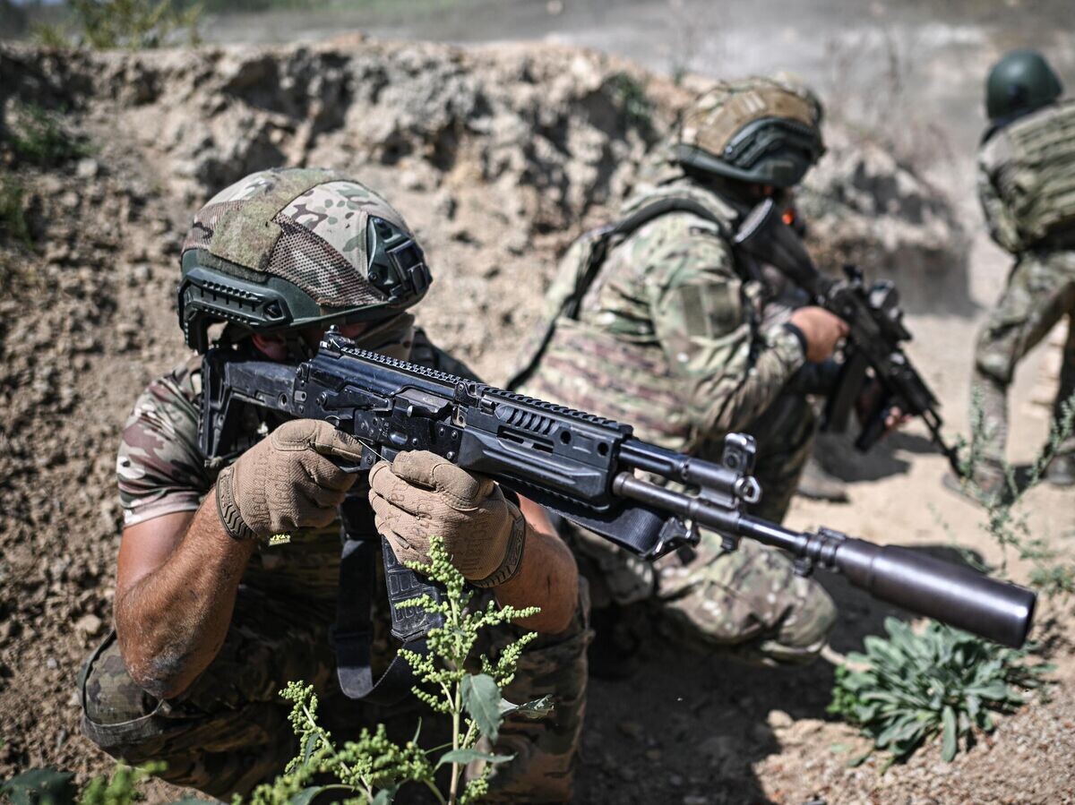    Российские военнослужащие © РИА Новости / Сергей Бобылев