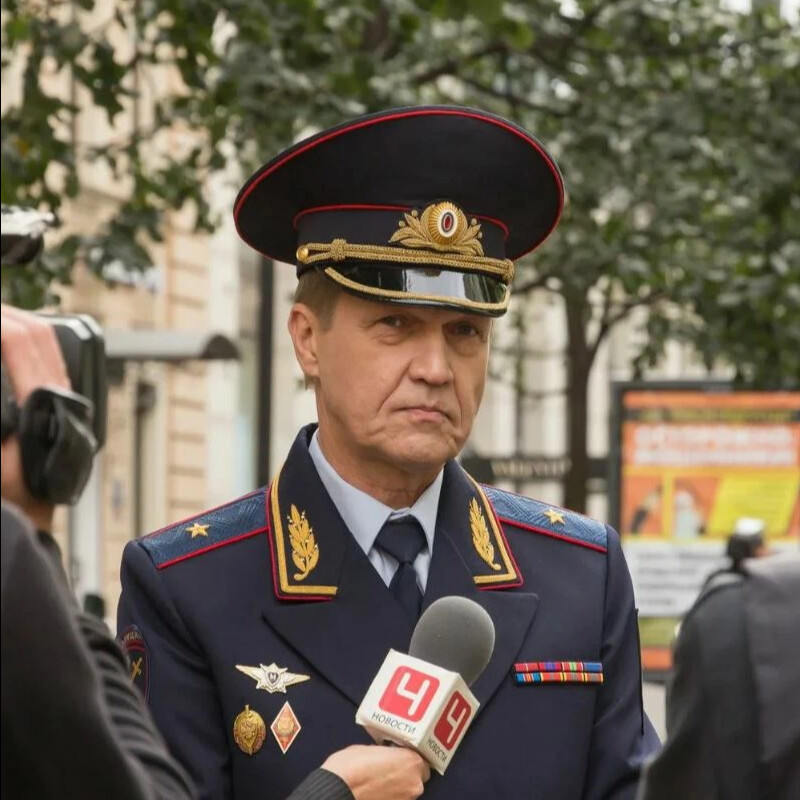 Александр Саюталин в образе Евгения Арсеньева.