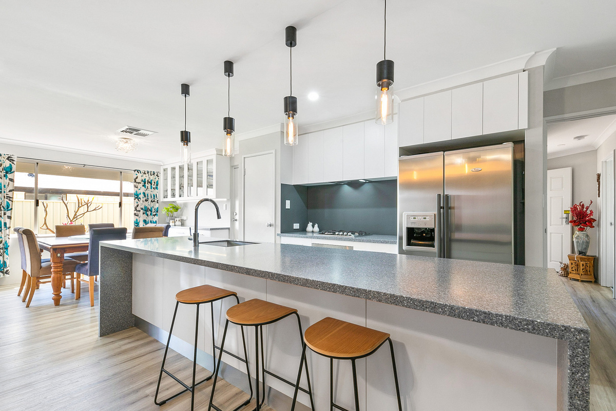 Пример столешницы из искусственного камня Staron