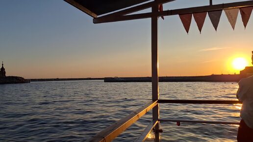 Можно на теплоходе отправиться на экскурсию от Лахта Центра ☀️✨🐬💦🌊