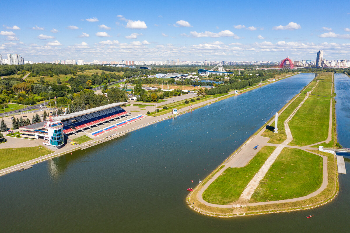 Вид на Гребной канал и его окрестности 