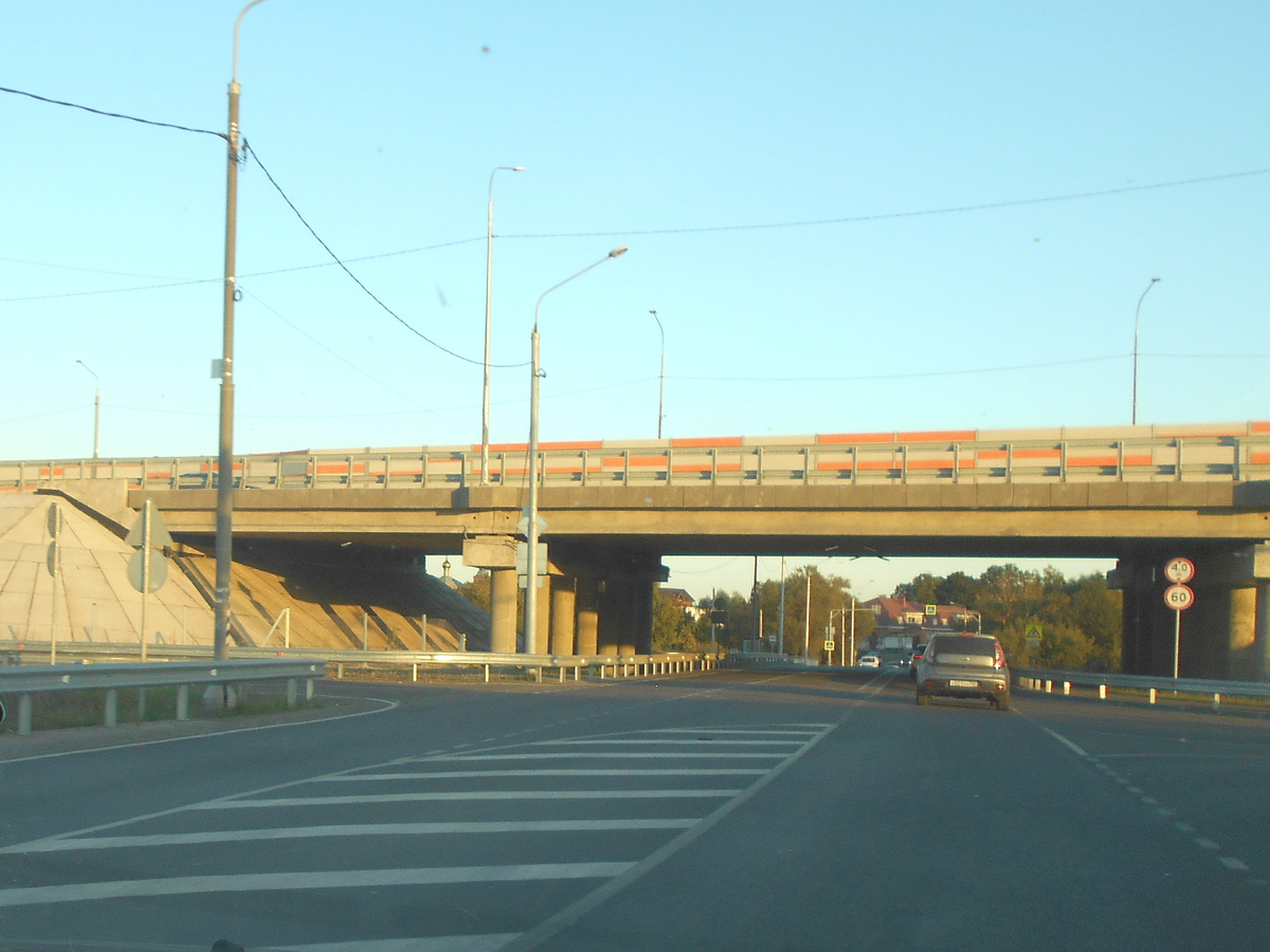 По Новомилетскому шоссе под М12 - в поместье царевны Софьи и к Никольскому храму