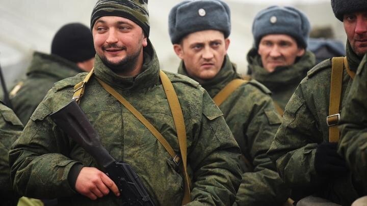 Картинка нас грабят. Мы и они или только мы. Обнять любимого. Мы и они или только мы. Мы и они или только мы.