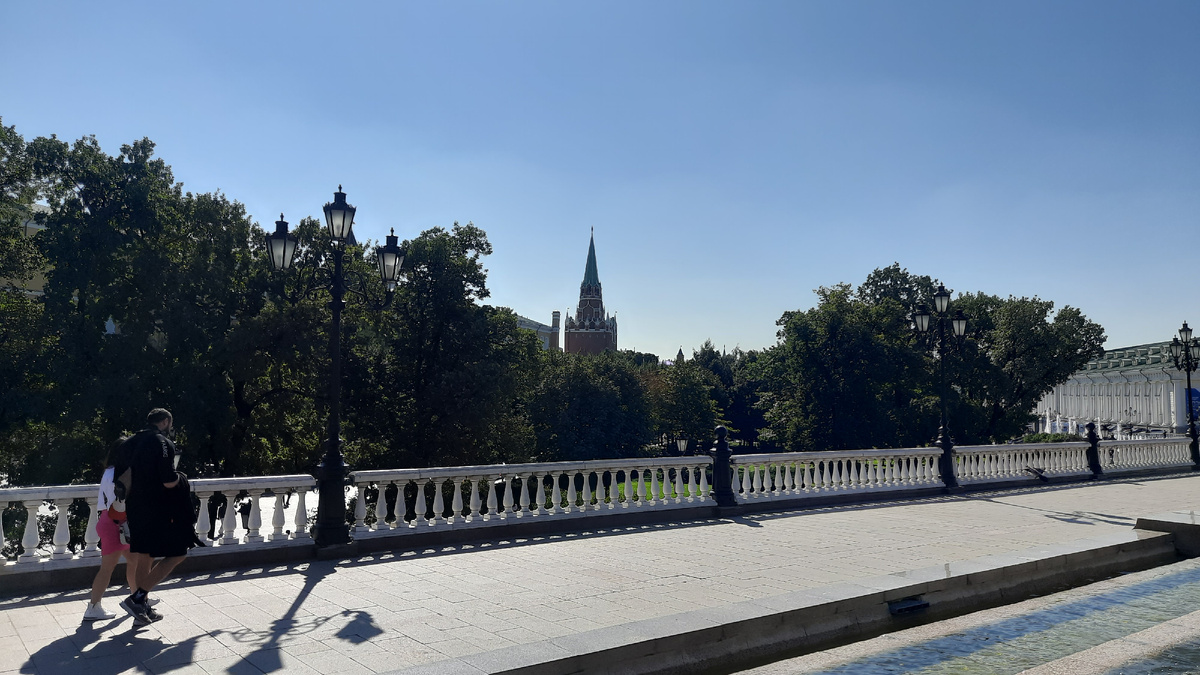 Листайте галерею справа налево