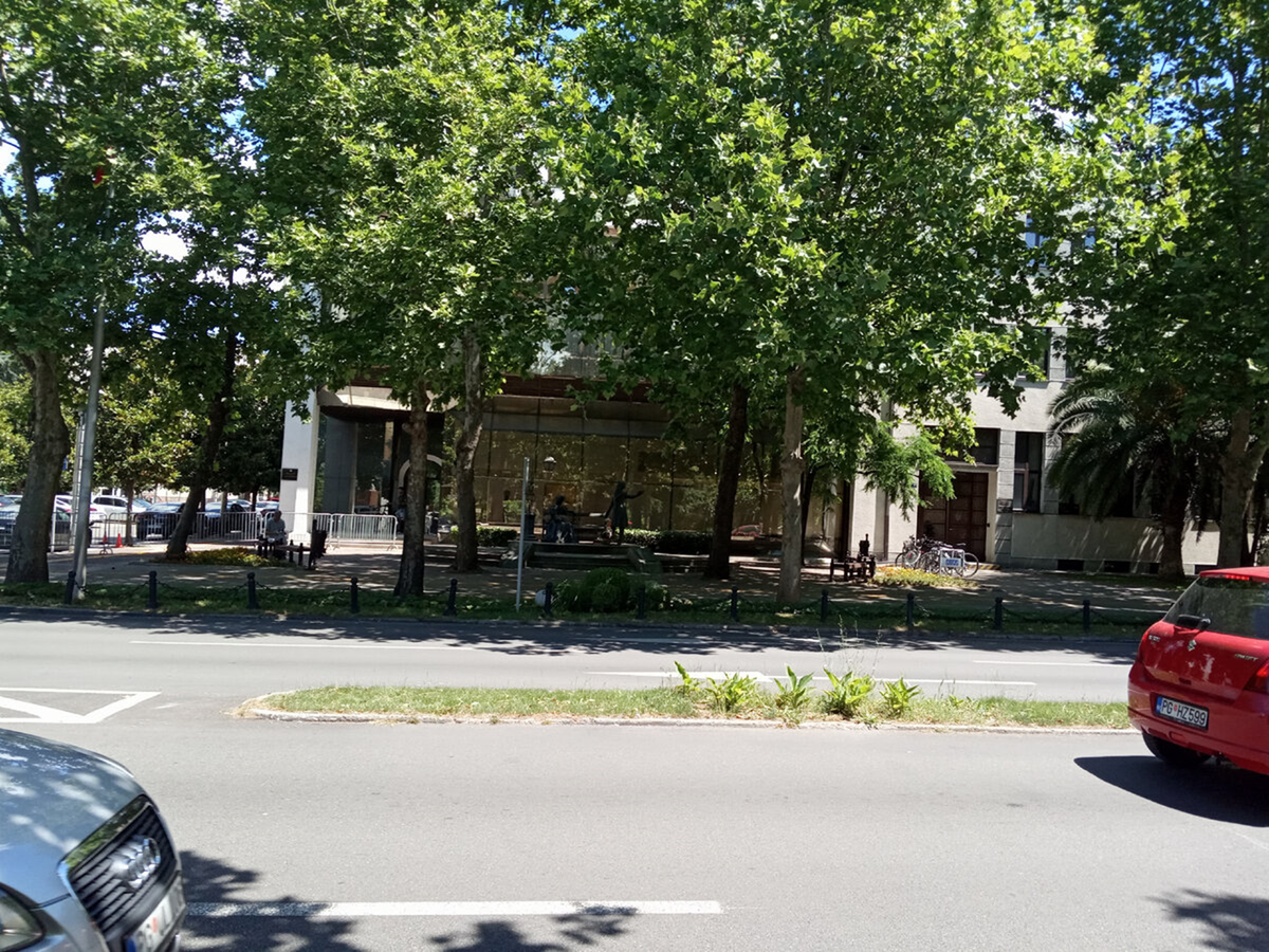 Памятник А. С. Пушкину и Наталье Гончаровой