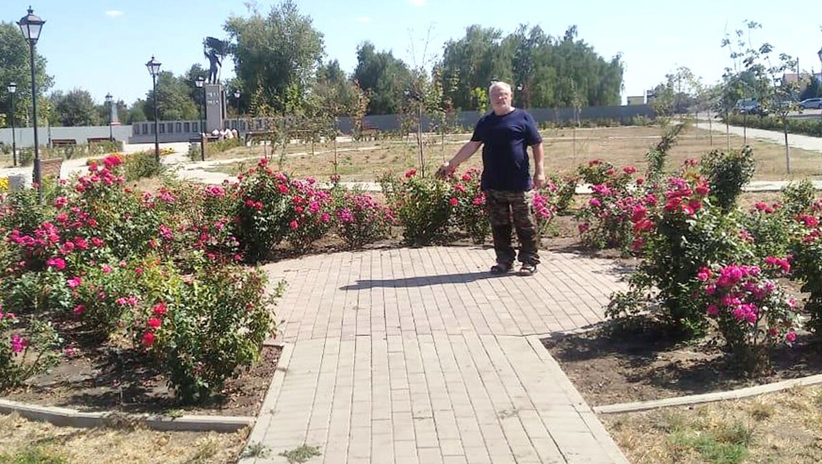 В этом месте сквера села Заброды изначально предполагалось поставить бюст уважаемого фронтовика. Фото: из архива Виктора ГРИЩЕНКО  📷
