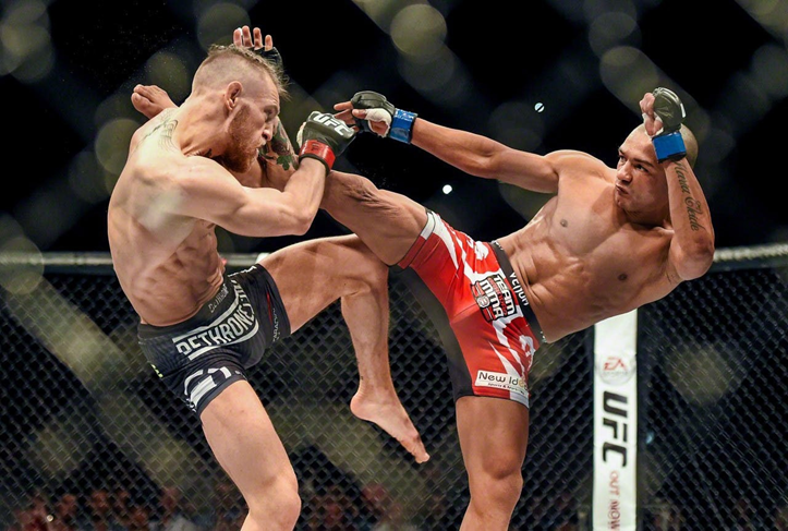 Бой по мма Конор Макгрегор - Диего Брандао