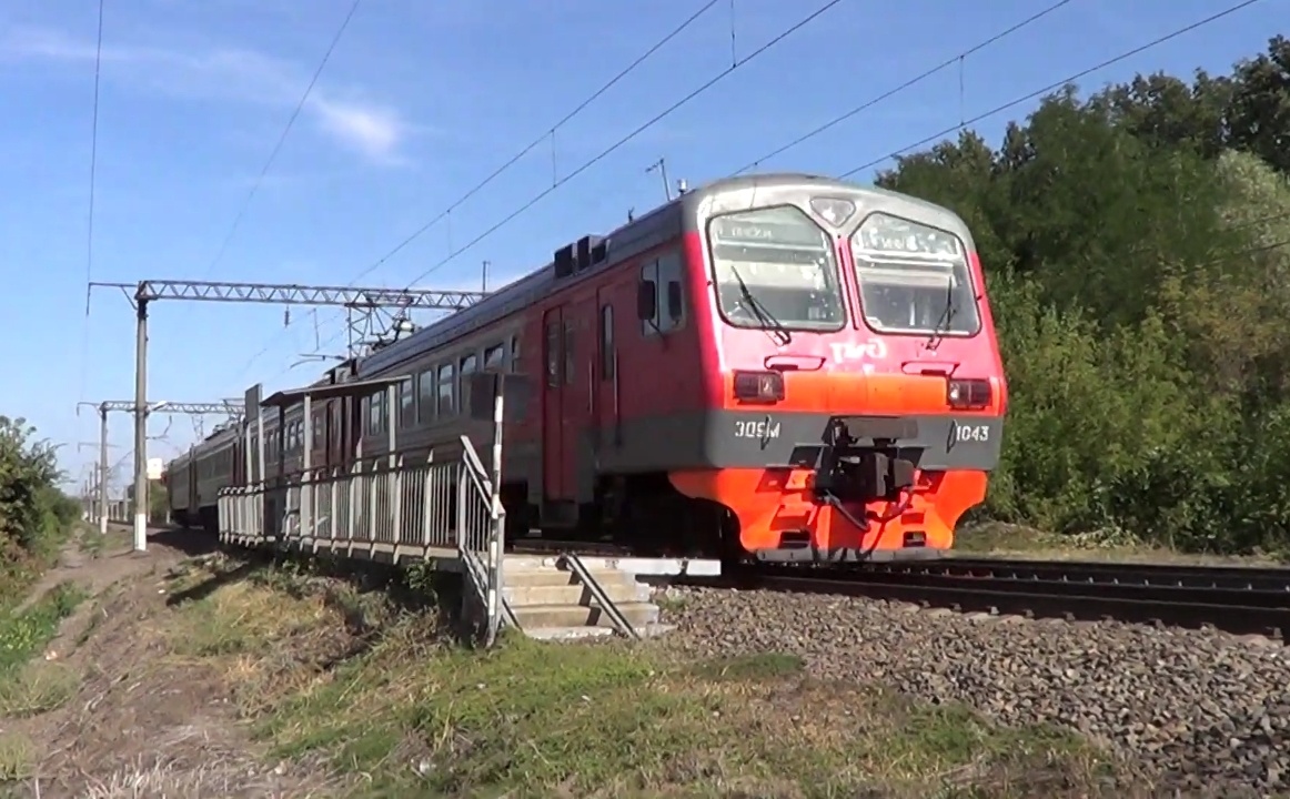 ЭД9М-1043/1042 с сообщением Лиски - Россошь.