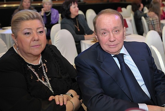    Телеведущий Александр Масляков с супругой Светланой