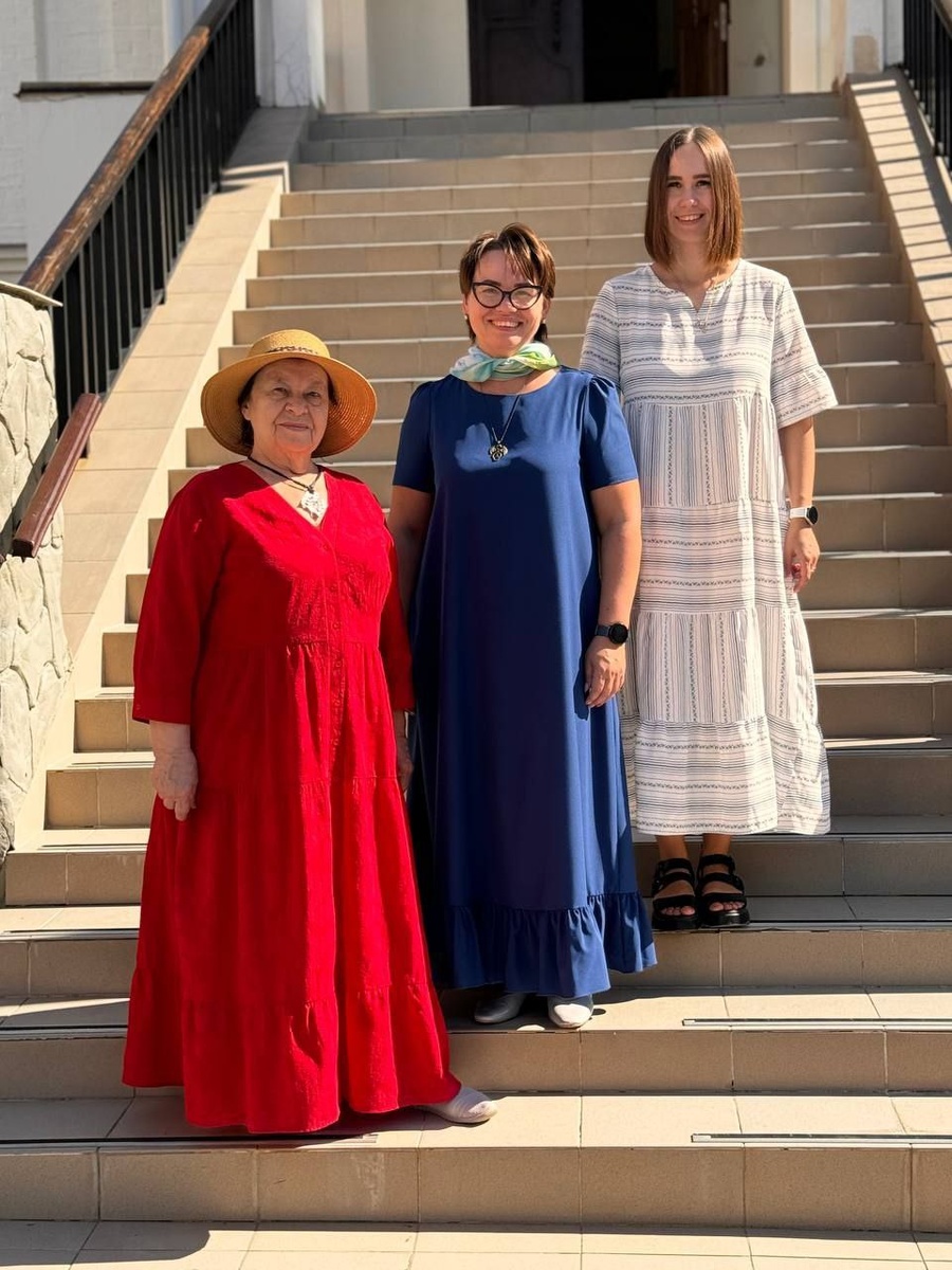 Прабабушка, бабушка, мама крестника.