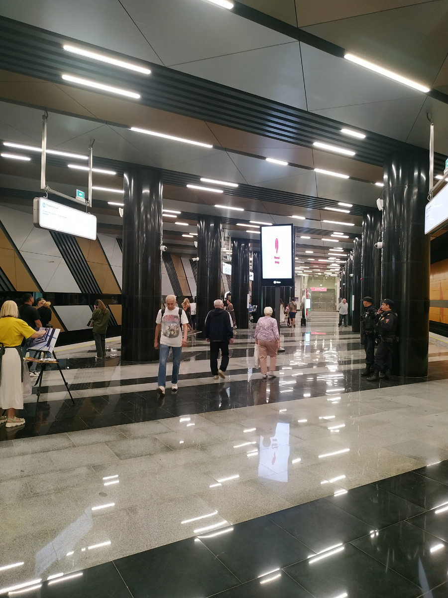 Станция метро "Генерала Тюленева"
