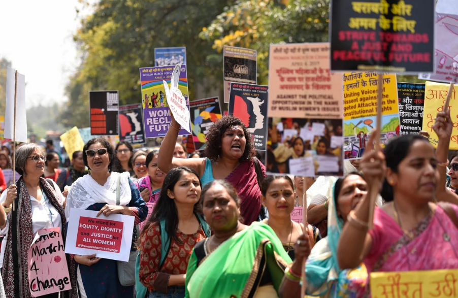 Женщины в Индии требуют прав, ну и они в этом правы, там пока с этим не очень