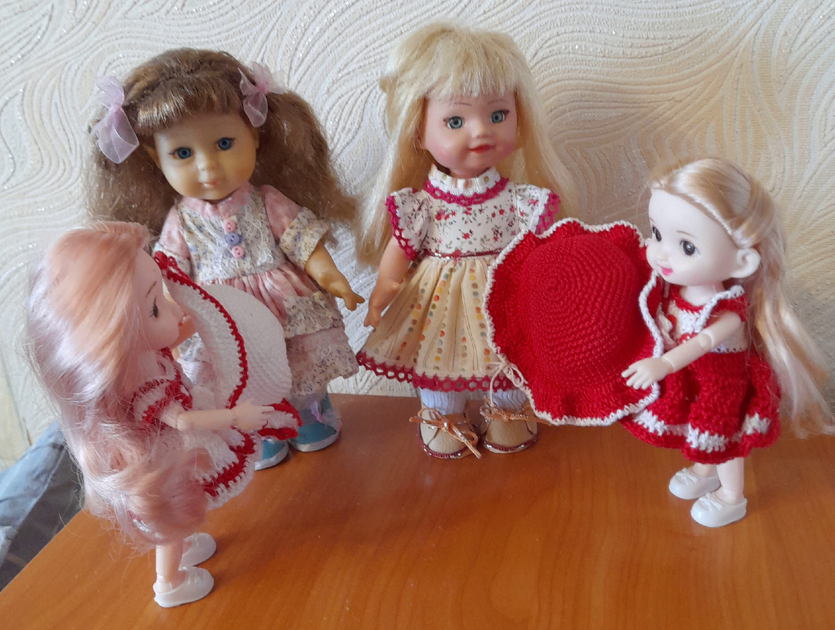 Фото автора.  Примерьте наши шляпки