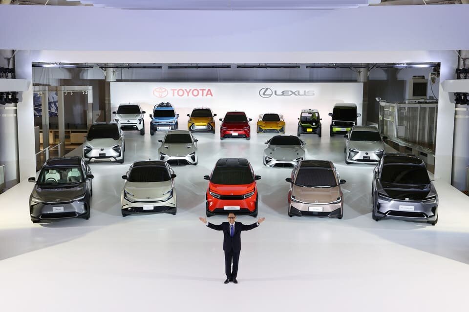    Первое поколение электромобилей Toyota на стали бестселлерами авторынка. Смогут ли твердотельные батареи это изменить? И чем ответят действующие лидеры – Tesla и BYD?
