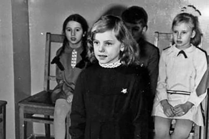 Лариса Шахворостова в детстве. / Фото: www.biographe.ru