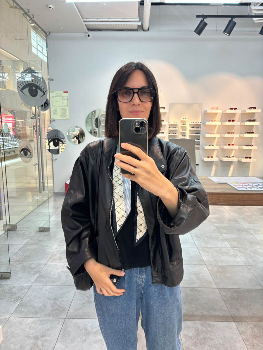 Автор канала  Владлена. Исследую современную моду и стили. Пишу о психологии потребления в fashion.