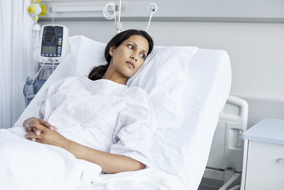 Фото отсюда https://www.tnchiro.com/wp-content/uploads/woman-in-hospital-bed-small.jpg
