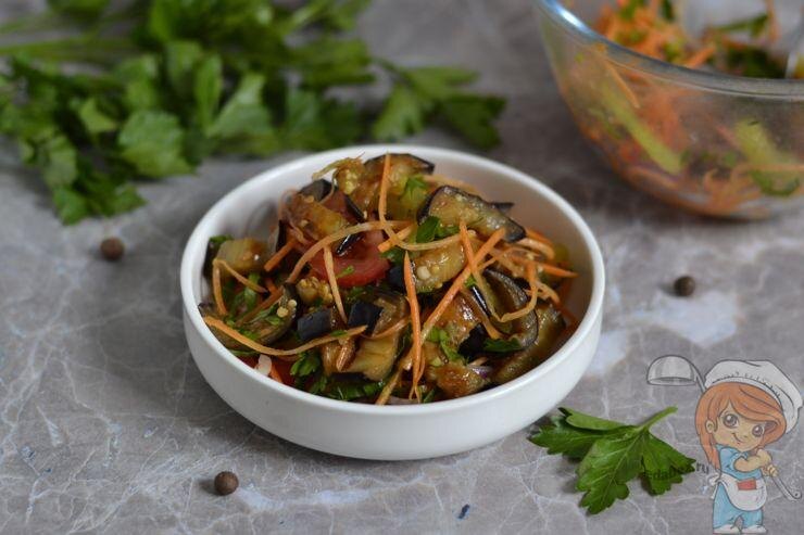 Салат с баклажанами — сытный и вкусный. Простой рецепт