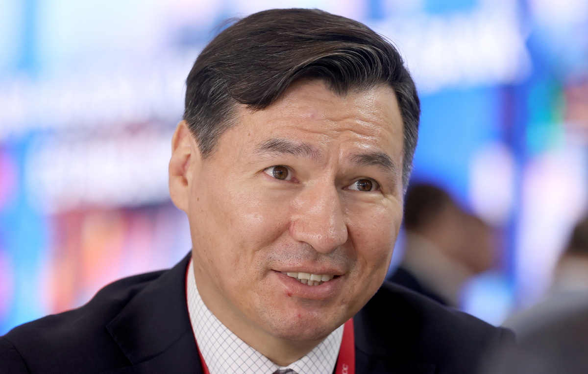    Глава Республики Калмыкия Бату Хасиков  Александр Демьянчук/ТАСС